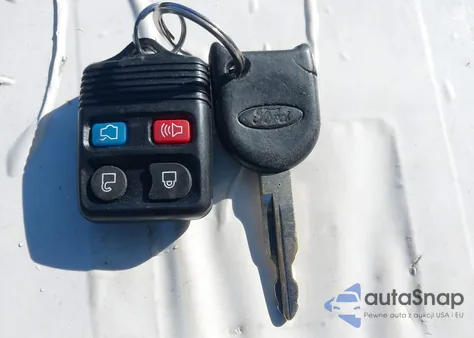 2008 Ford Mustang V6 Deluxe/V6 Premium z USA, uszkodzony, nr VIN 1ZVHT80N285138266